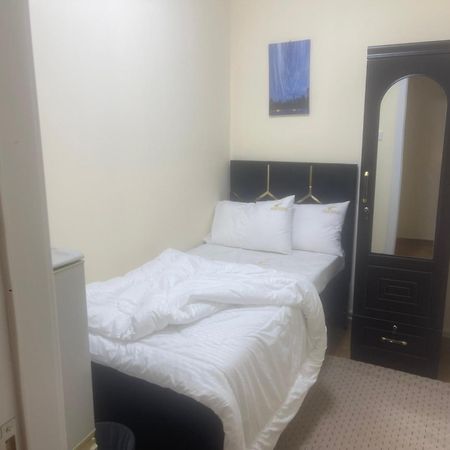 Four Stars Hostel Dubai Dış mekan fotoğraf