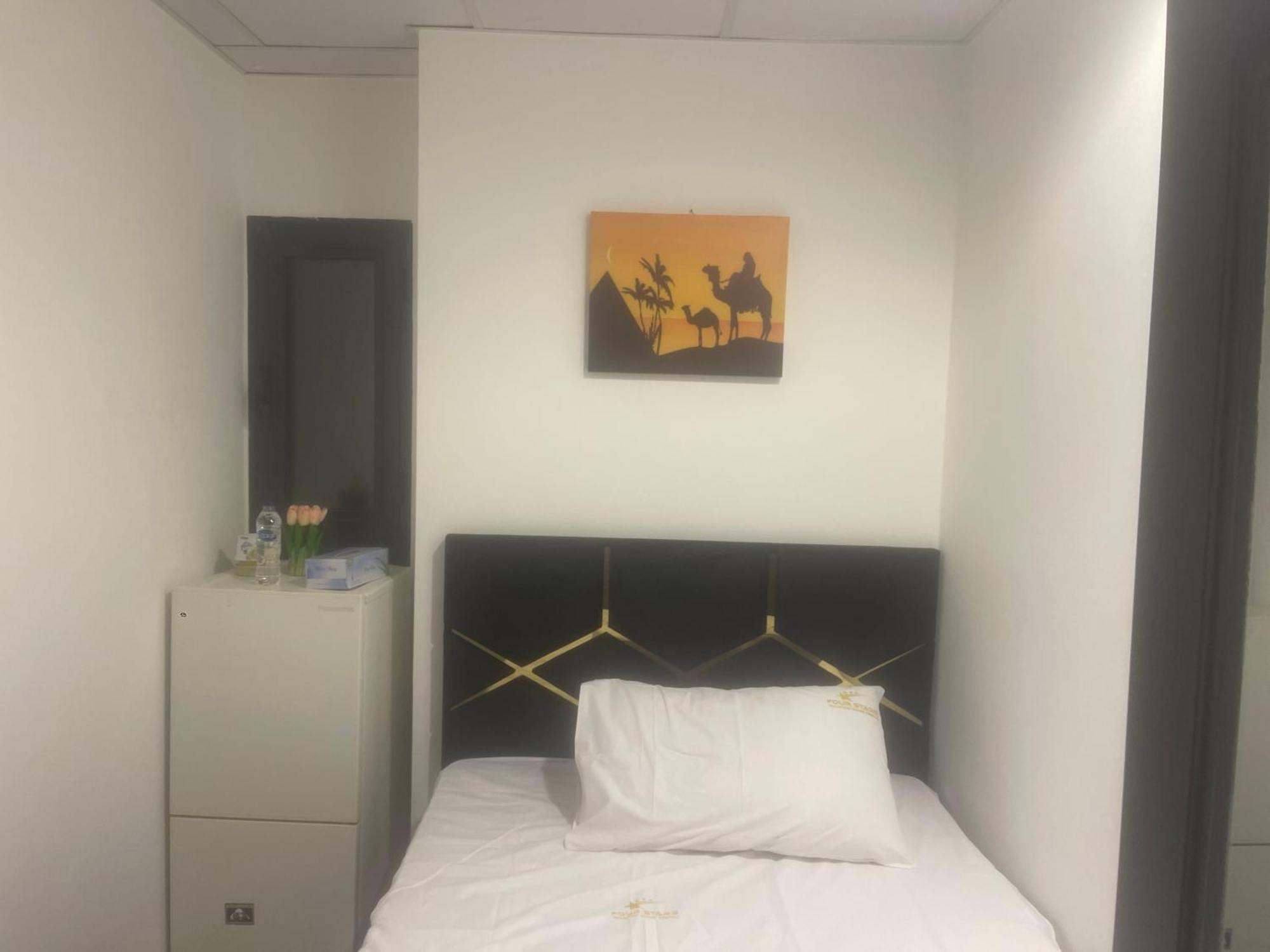 Four Stars Hostel Dubai Dış mekan fotoğraf