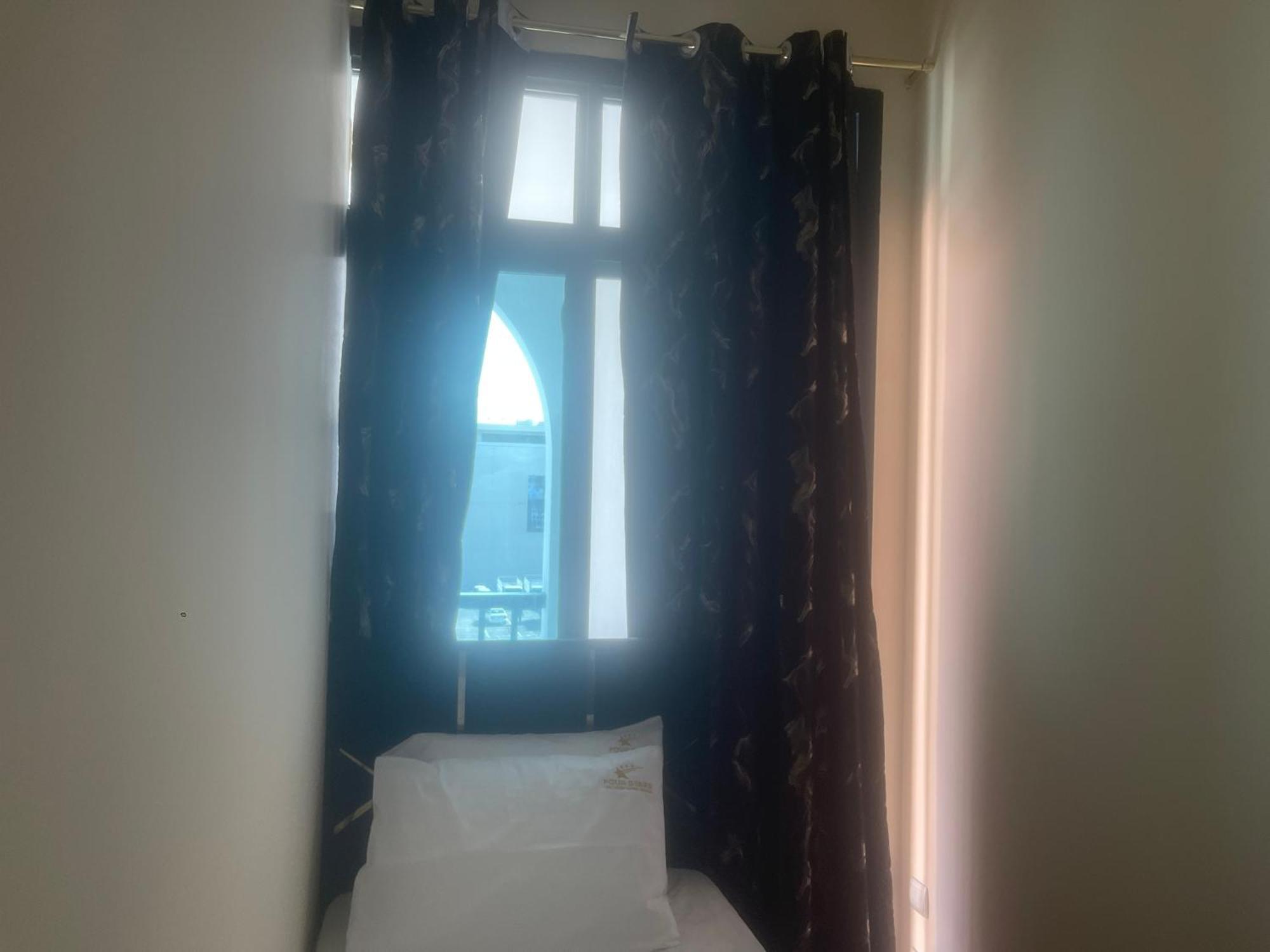 Four Stars Hostel Dubai Dış mekan fotoğraf