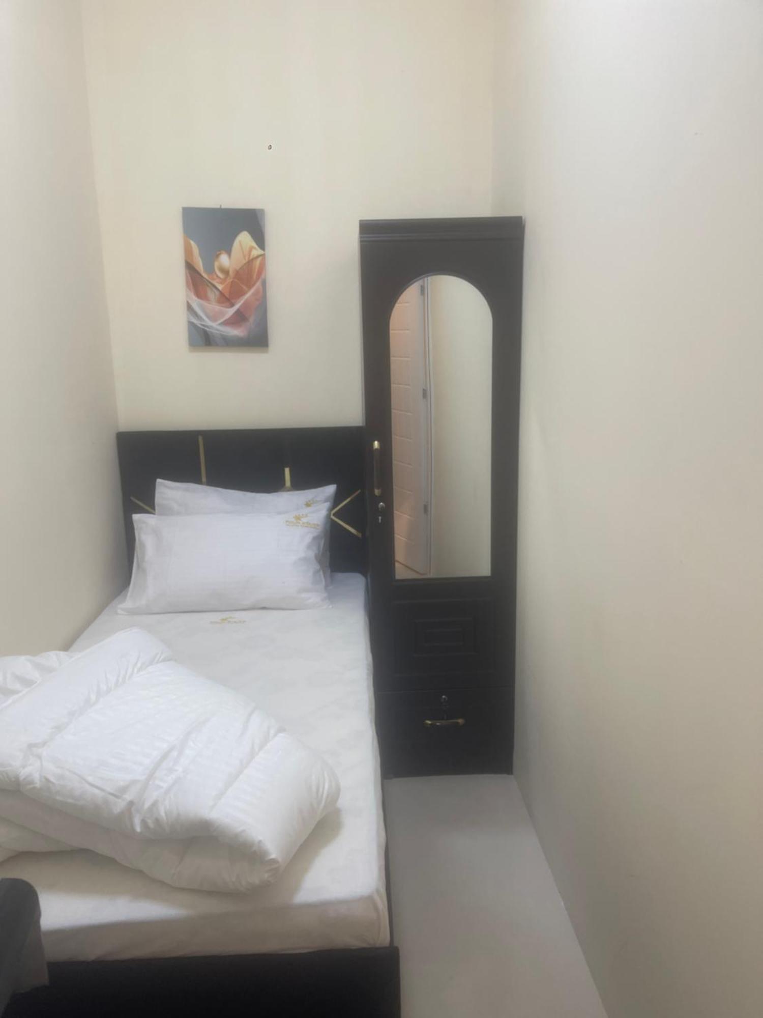 Four Stars Hostel Dubai Dış mekan fotoğraf