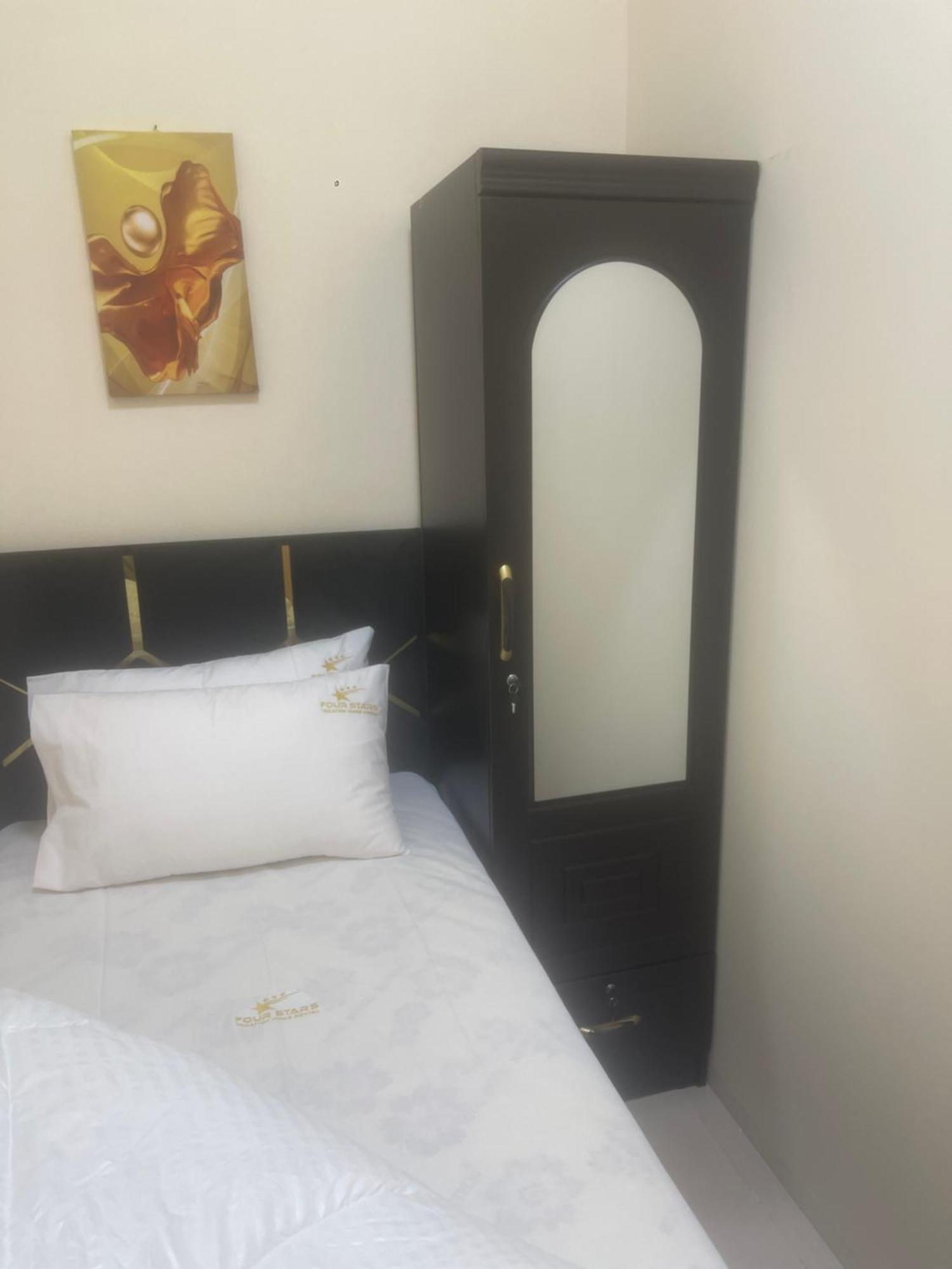 Four Stars Hostel Dubai Dış mekan fotoğraf