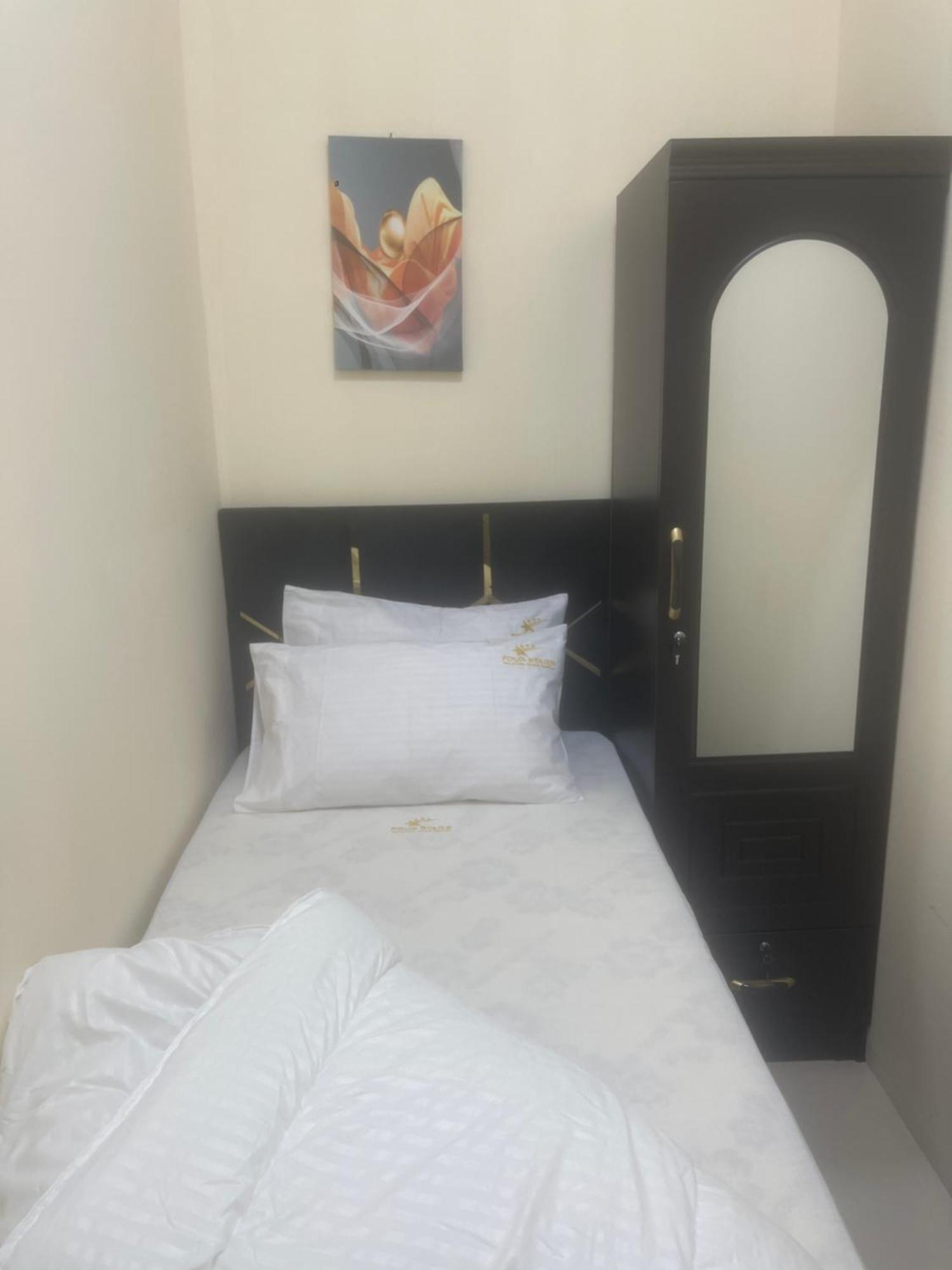 Four Stars Hostel Dubai Dış mekan fotoğraf