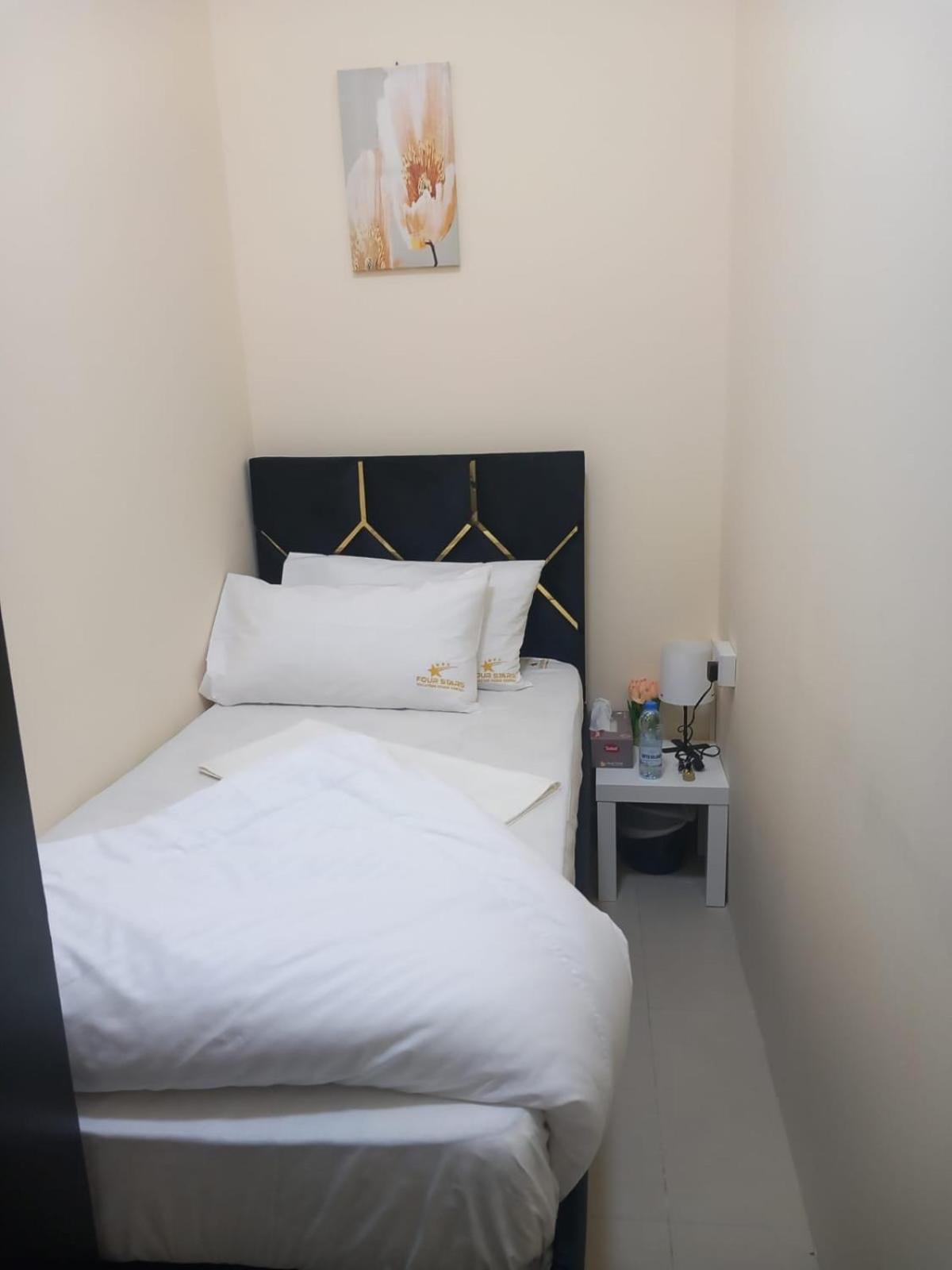 Four Stars Hostel Dubai Dış mekan fotoğraf